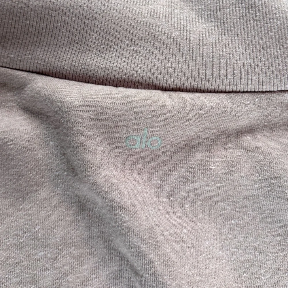 Alo Yoga Clarity Long Sleeve in Smoky Quartz Heather Size XS Athleisure Sweater